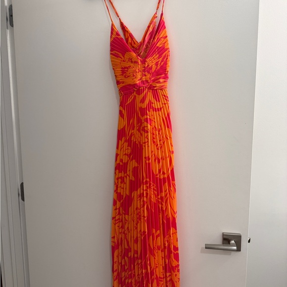 Astr Red and Orange Floral Midi Dress - Picture 3 of 8